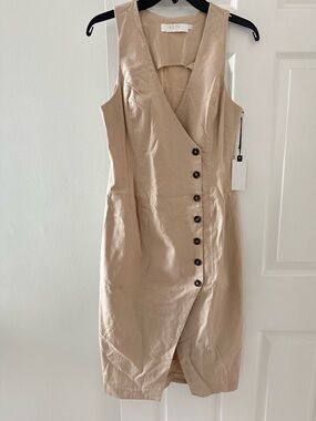 Astr Sleeveless Beige Button-Front Midi Dress